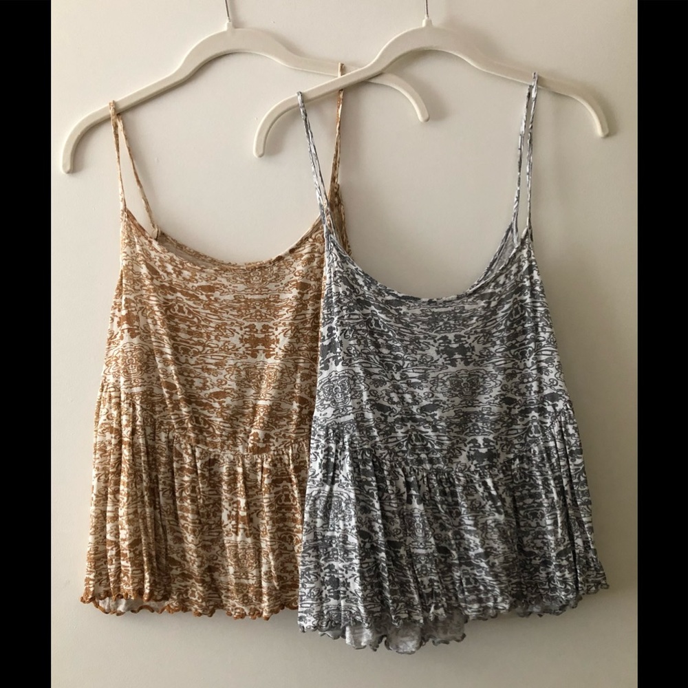 Bundle of two urban outfitters crop top.